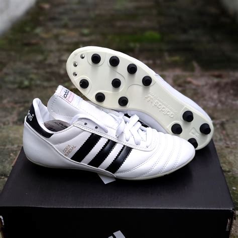 sepatu adidas copa mundial